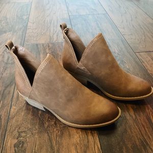 Target universal thread booties